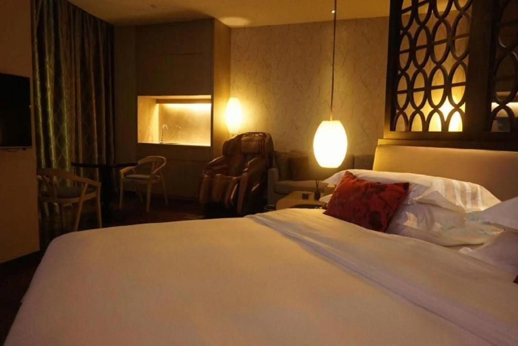 Maison New Century Hotel Dongguan Dongguan  Exterior photo